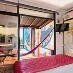 Cabane Container Hotel - Adults Only