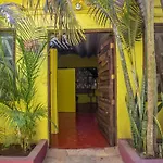 Hostal Shalom