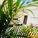 Room In Guest Room - Apartment With Blacony And Sea View