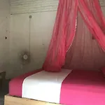 Alebrijes Surf House (Adults Only)