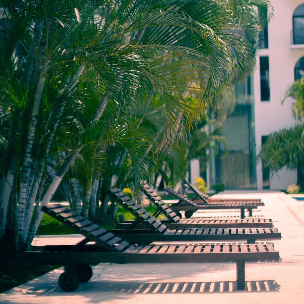 Caracol Plaza Hotel