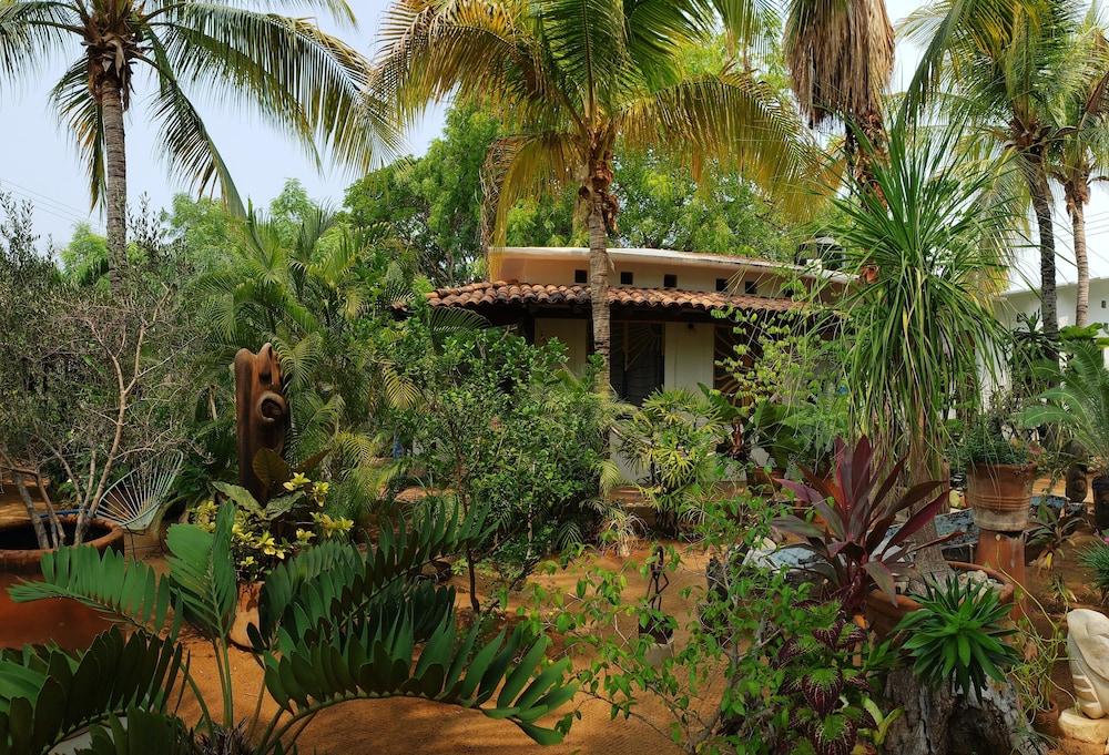 Mozart Y Macondo Hotel Puerto Escondido (Oaxaca)