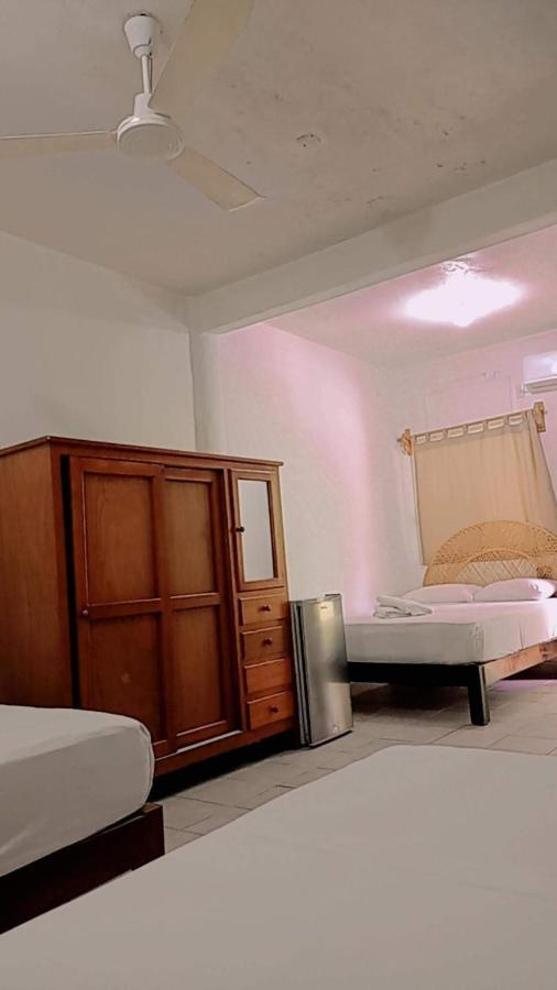 Y Acuario Hotel