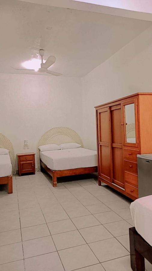 Y Acuario Hotel 2*