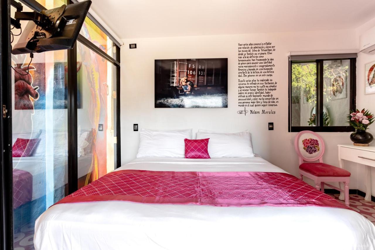 Container - Adults Only Hotel