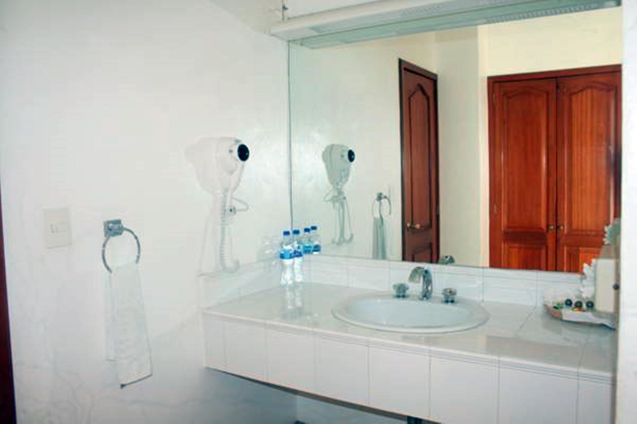 Caracol Plaza Hotel 3*