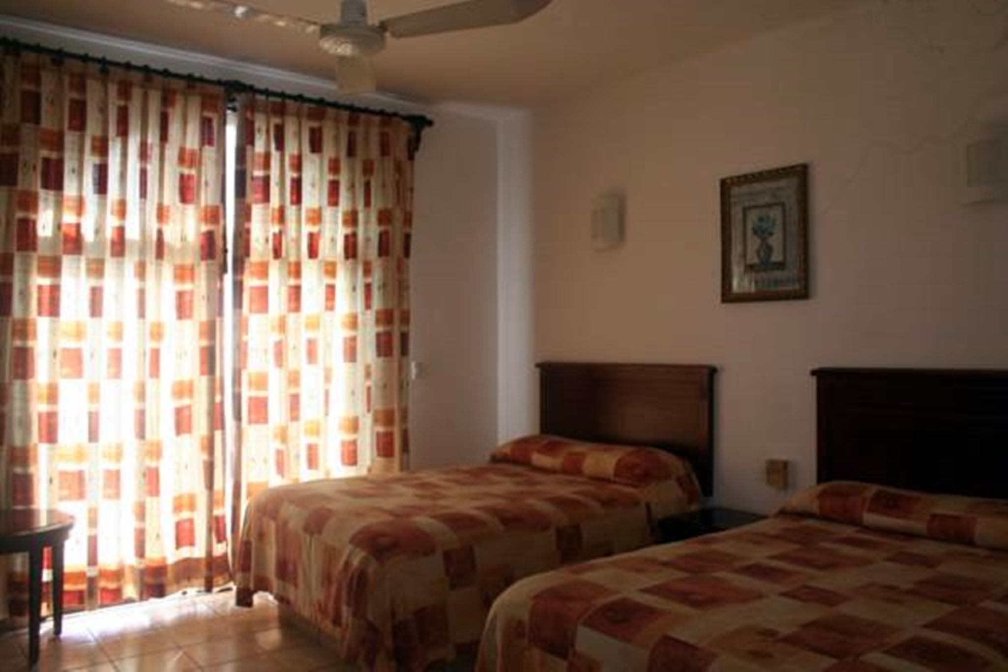 Caracol Plaza 3*