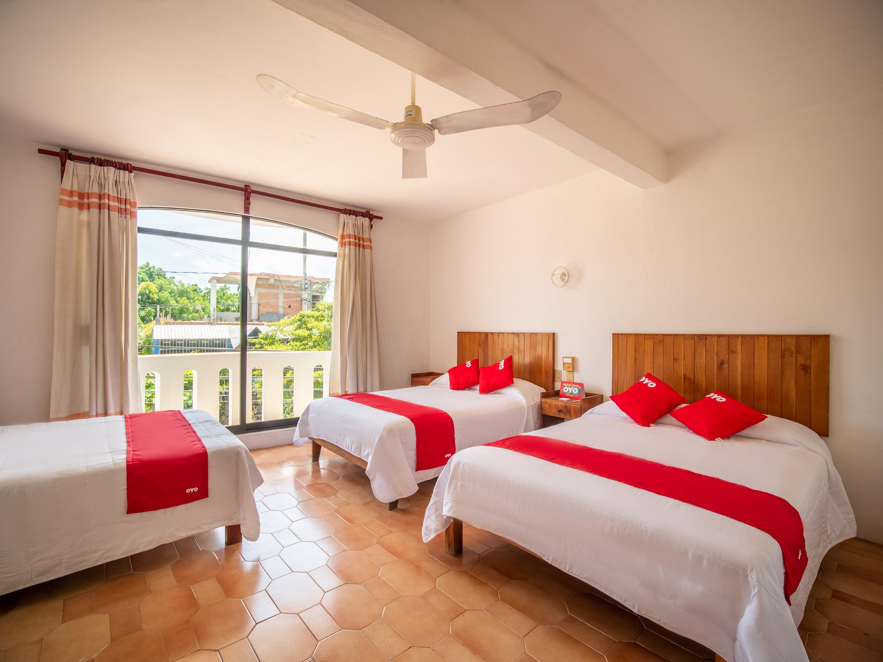 Oyo Arena Surf, Puerto Escondido Hotel