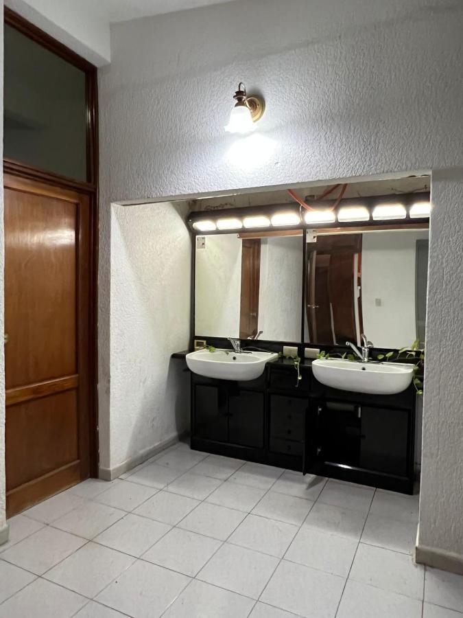 Piñata Hostal *
