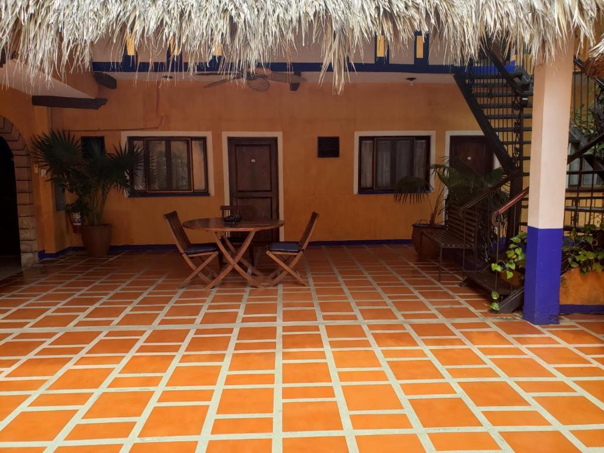 Le Petit Hotel *