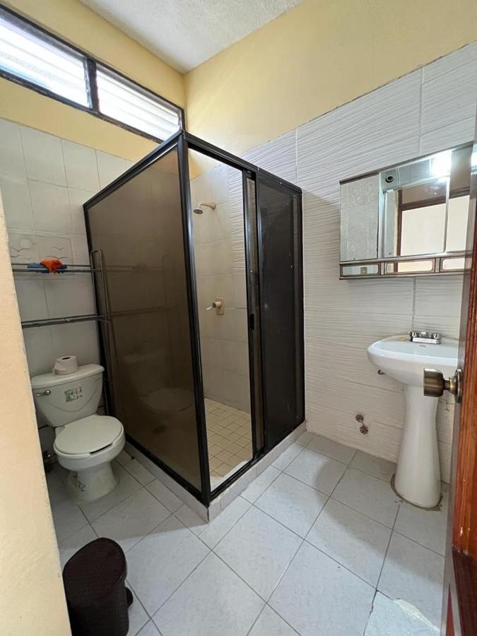 Piñata Hostal *