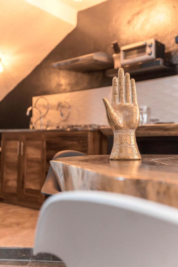 Stunning Duplex Near The Apartment