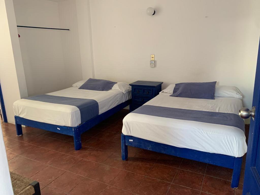 Mayflower & Hotel Puerto Escondido (Oaxaca)