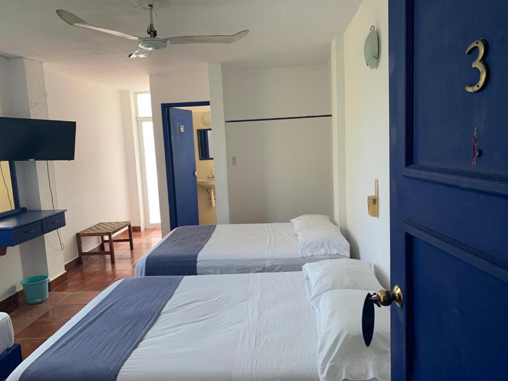 Hotel Mayflower &