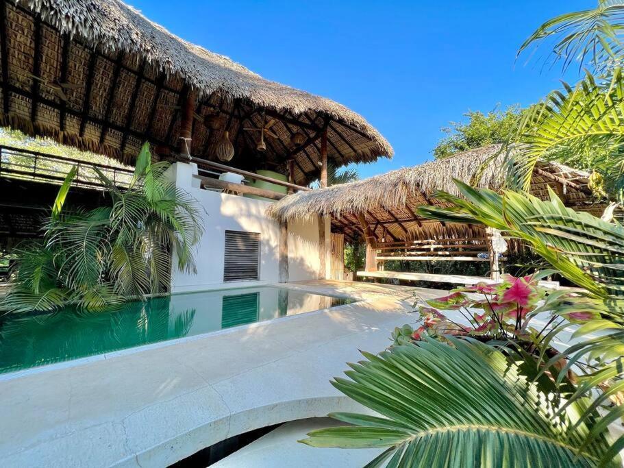 Casa Kuul, Elegant Fusion Of House And Garden. Puerto Escondido (Oaxaca)