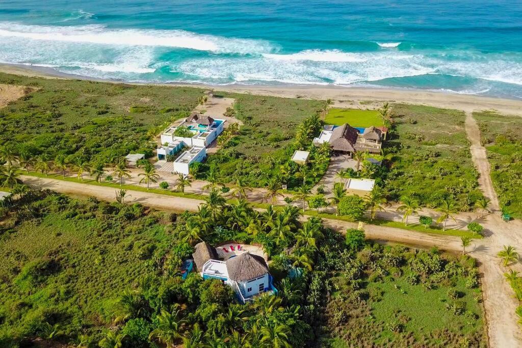 Villa Casa Bibi Ac Wifi Starlink Kitchen Fully Equipped Swimming Pool Hot Water Puerto Escondido (Oaxaca)