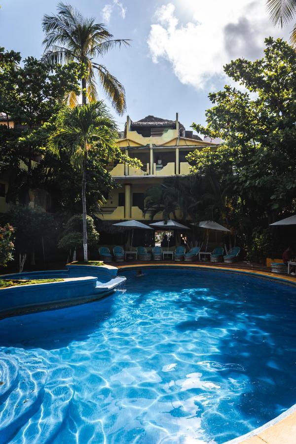 Y Acuario Hotel 2*