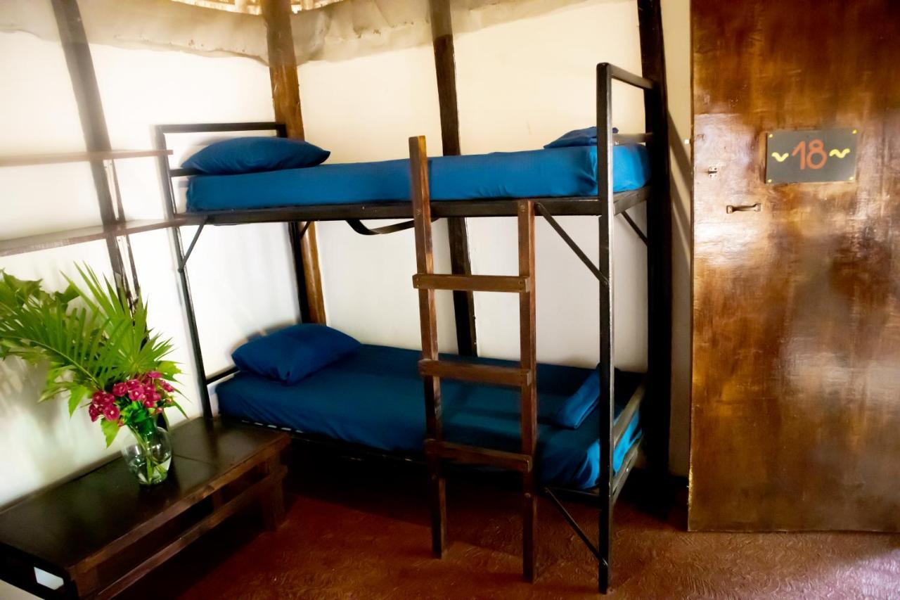 Shalom Hostel *