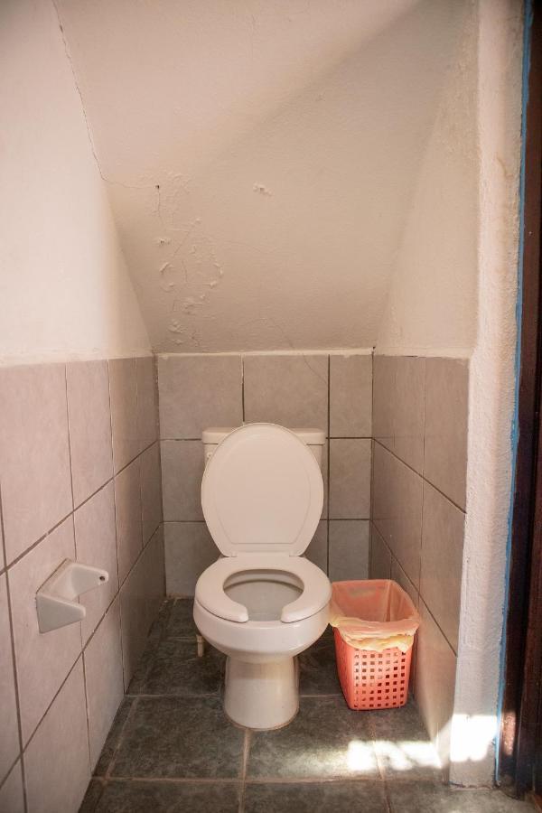 Shalom Hostel *