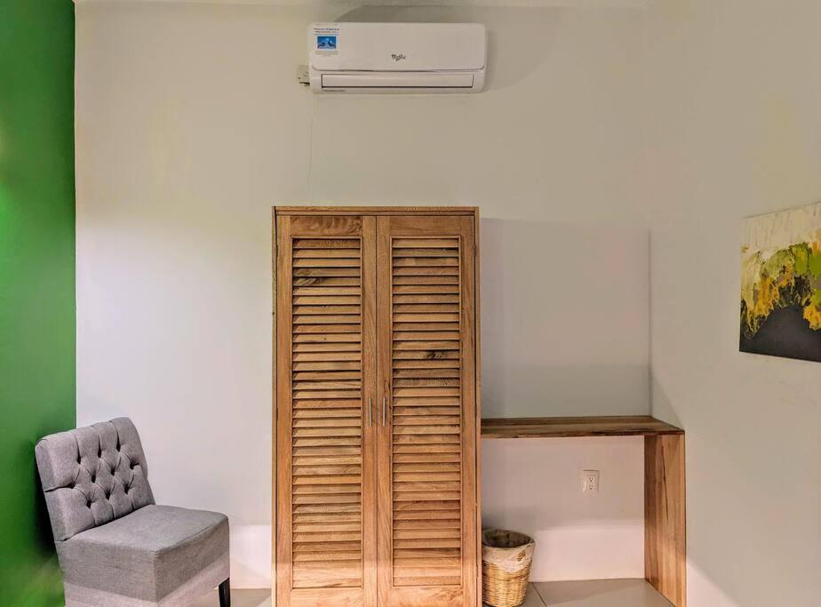 2br -water At Mikasa- Fast Wifi, King Beds, Ac, Near Beach, Pool Apartment