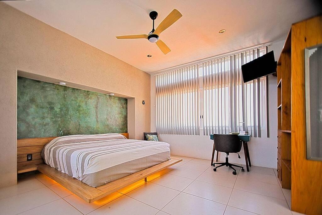 Penthouse -sky At Mikasa- Fast Wifi, King Bed, Ac & Pool