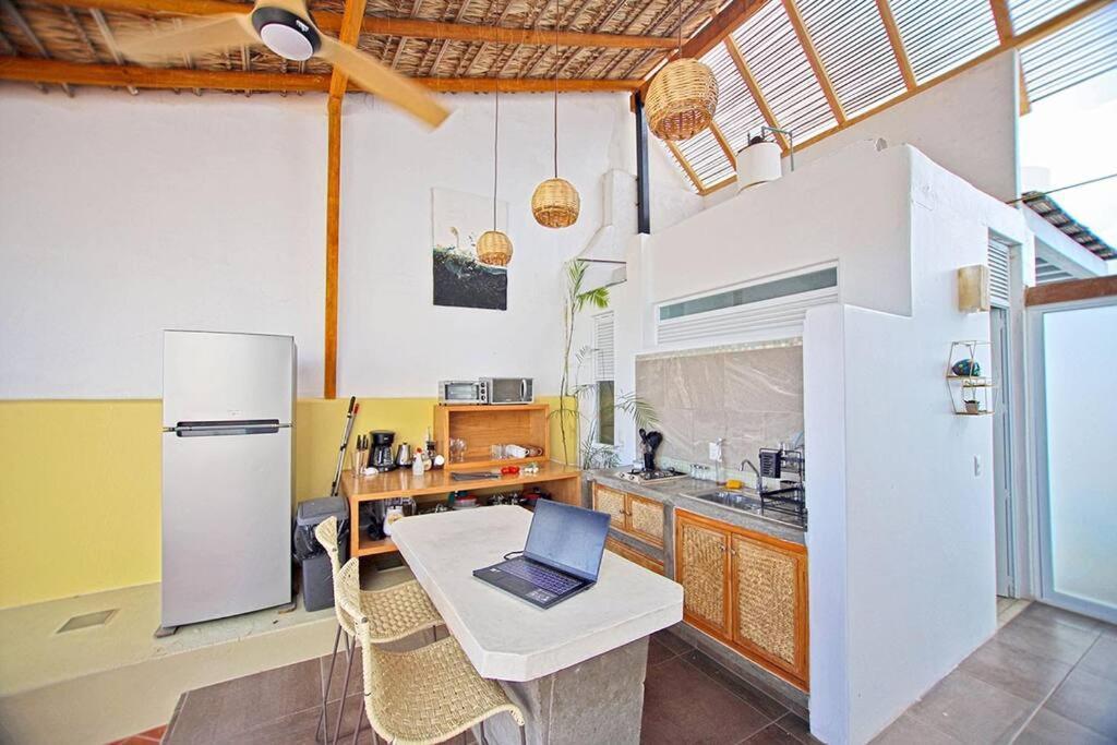 Penthouse -sky At Mikasa- Fast Wifi, King Bed, Ac & Pool Apartamento *