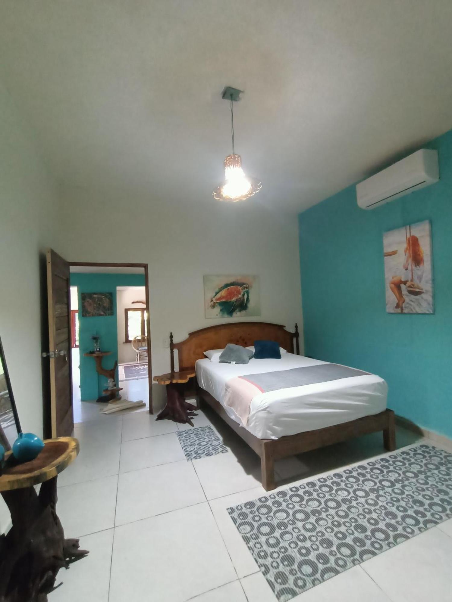 Mar De Fondo Bed & Breakfast *
