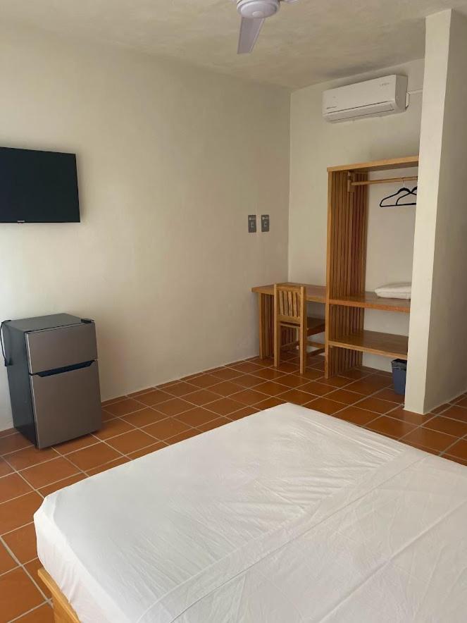 Y Acuario Hotel 2*