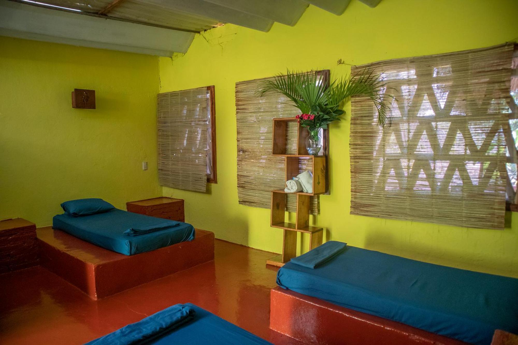 Shalom Hostel *