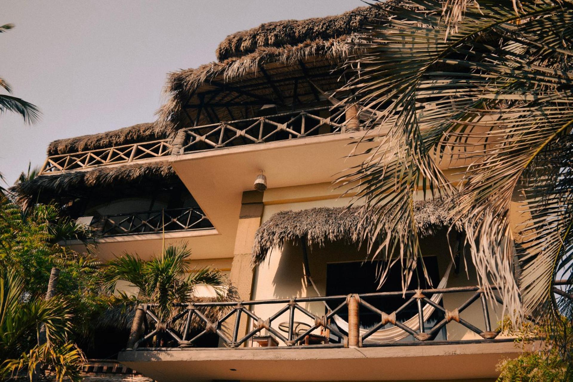 Guest house Front *