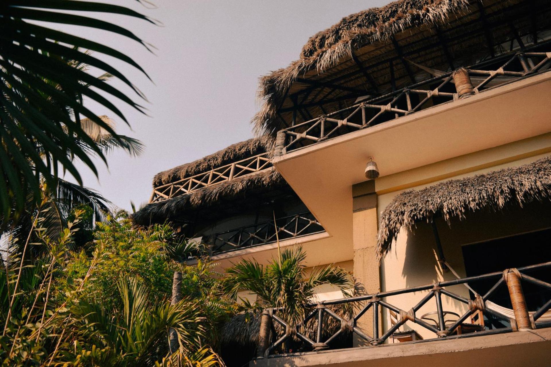 Guest house Front *