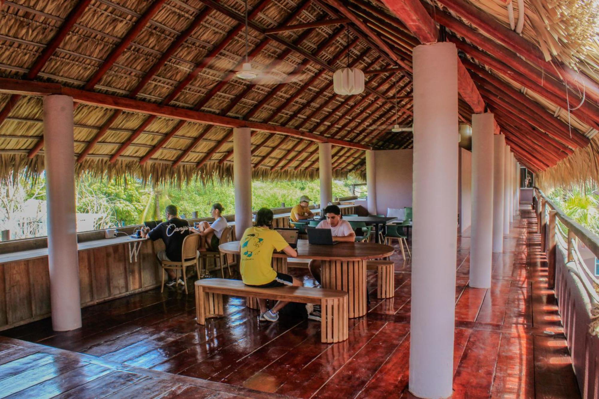 Viajero Puerto Escondido * Puerto Escondido (Oaxaca)
