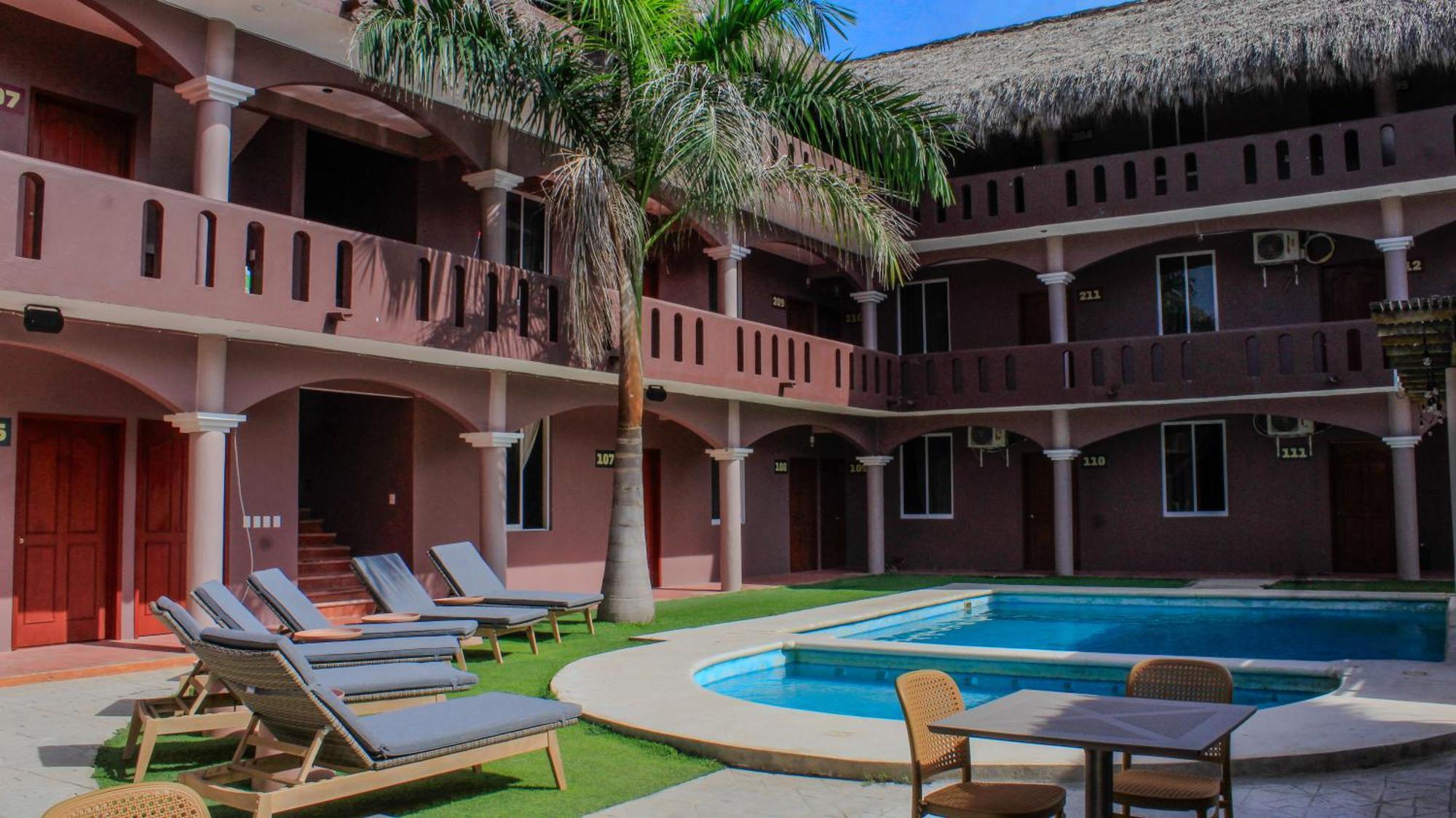 Viajero Puerto Escondido Hotel *