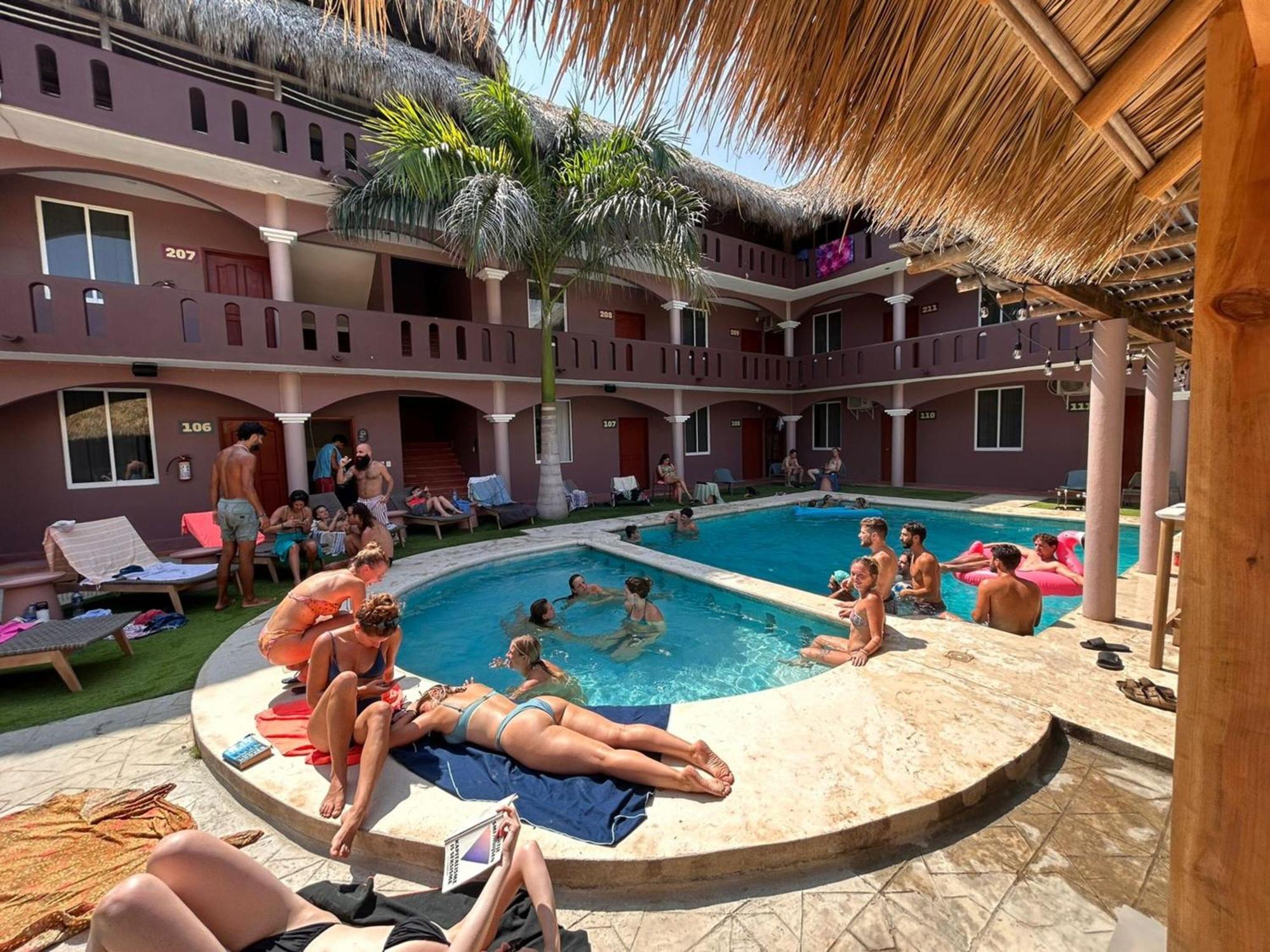 Hotel Viajero Puerto Escondido