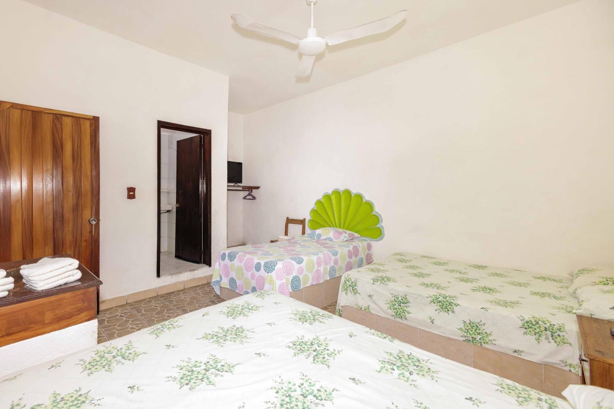 Naxhiely Hotel *