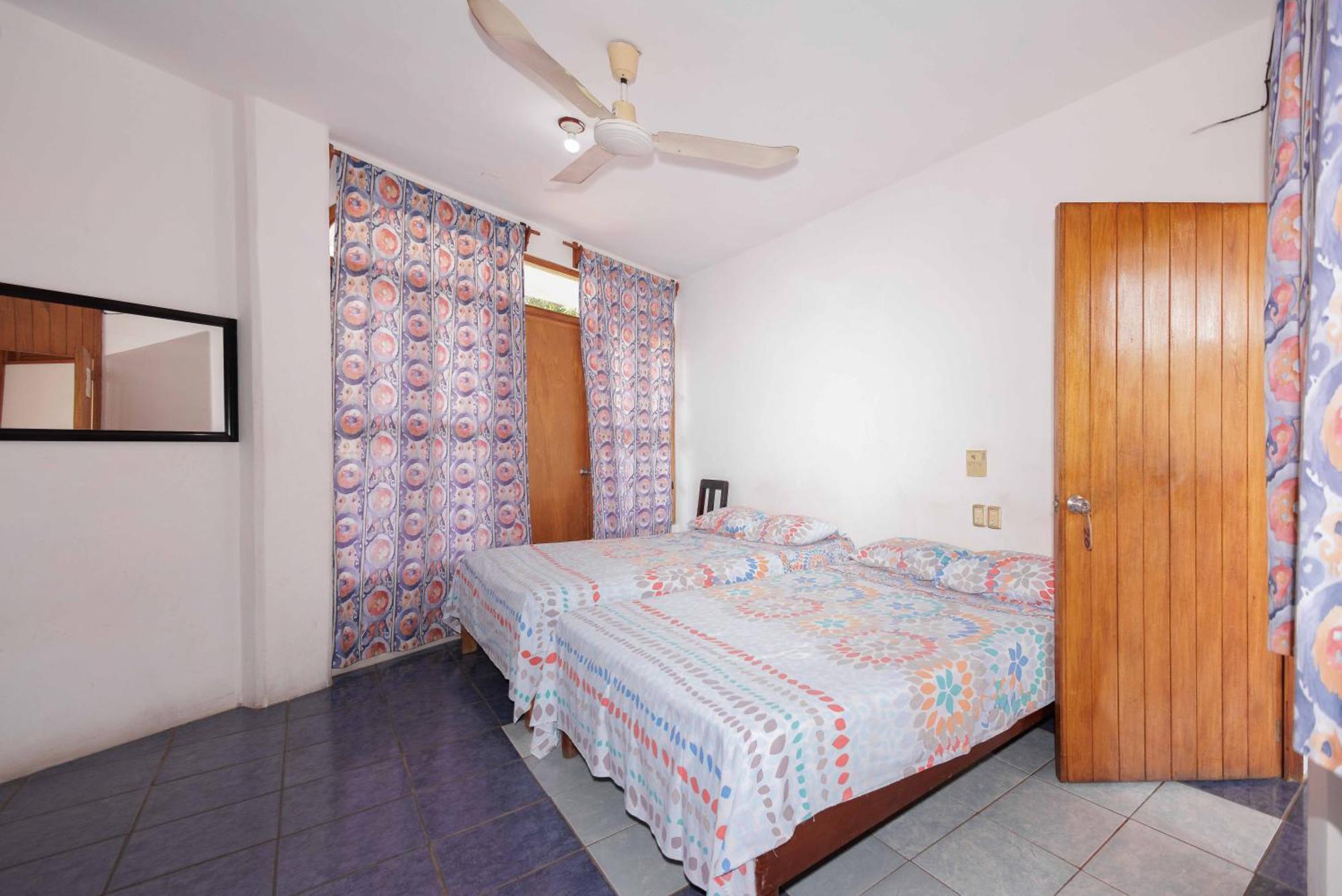 Naxhiely Hotel *