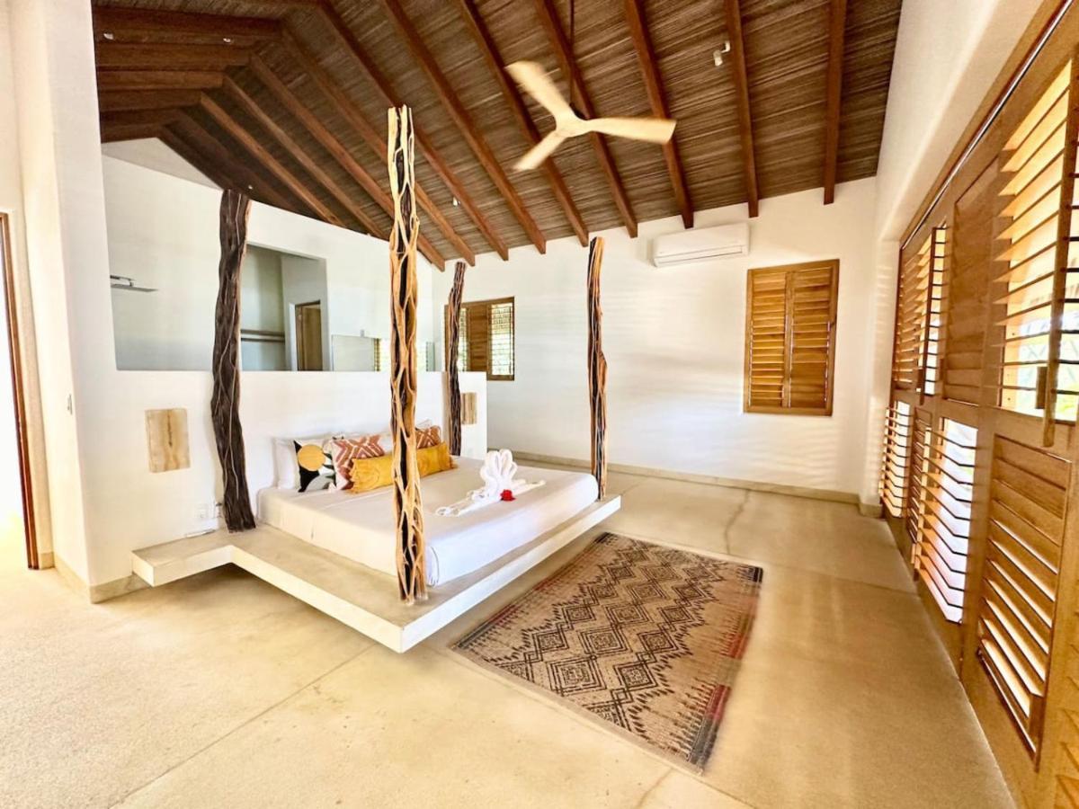 Casa Mona - Beachfront Luxury - Verified Listing * Puerto Escondido (Oaxaca)