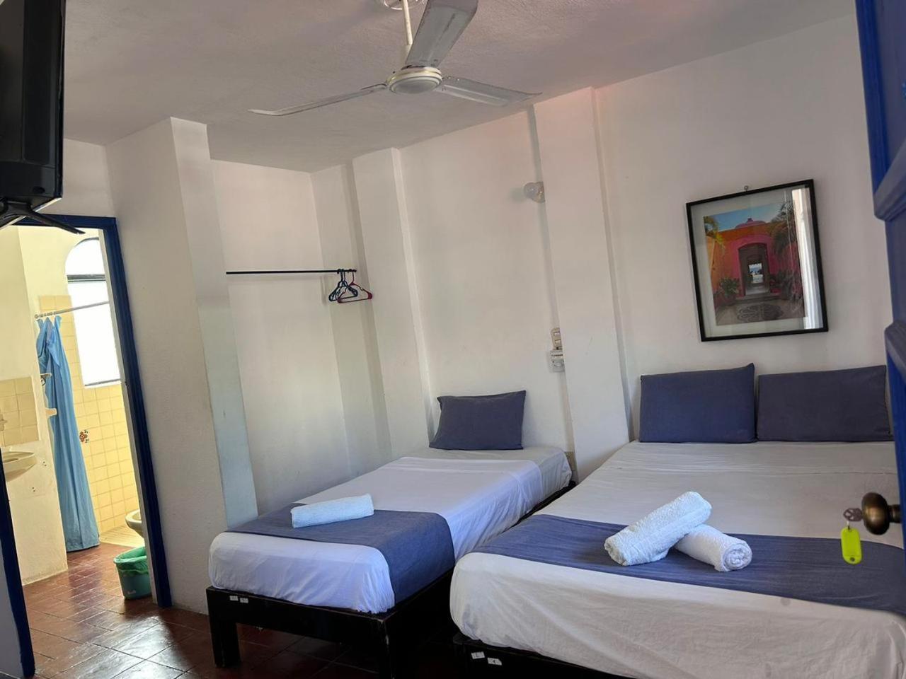 Hotel Mayflower & *