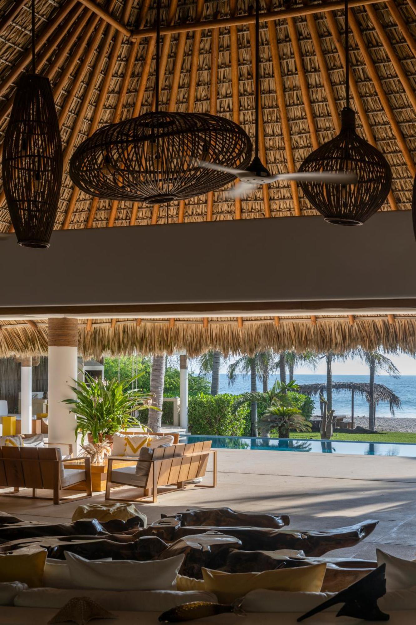 Casa Mona - Beachfront Luxury - Verified Listing