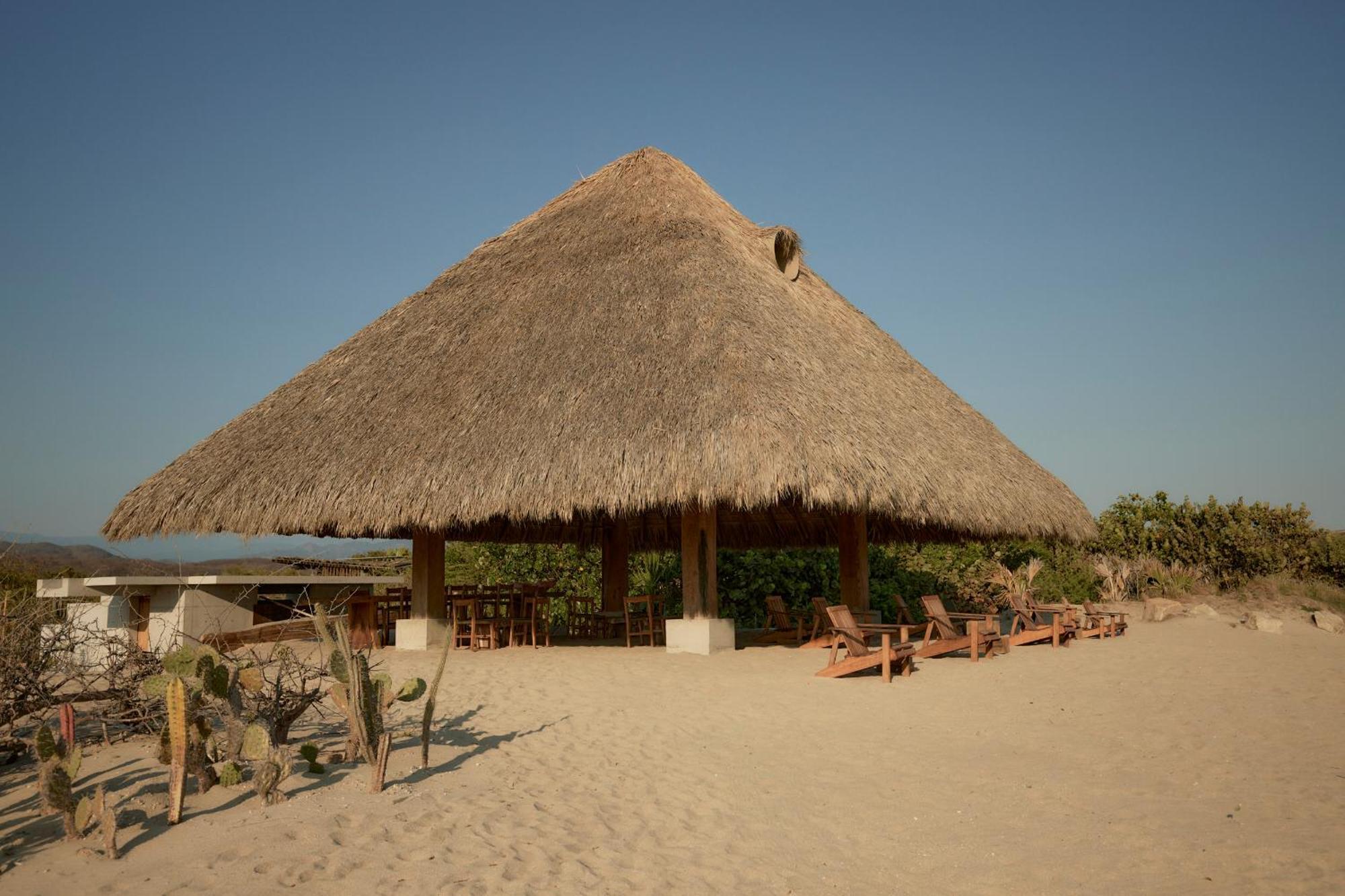 Hotel Punta Pajaros