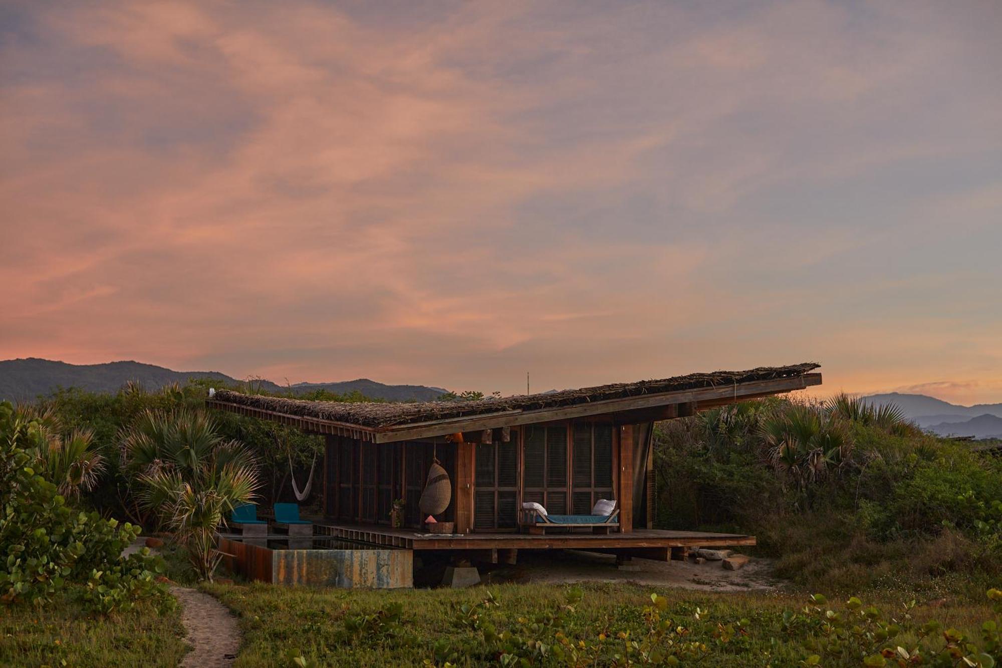 Hotel Punta Pajaros 5*
