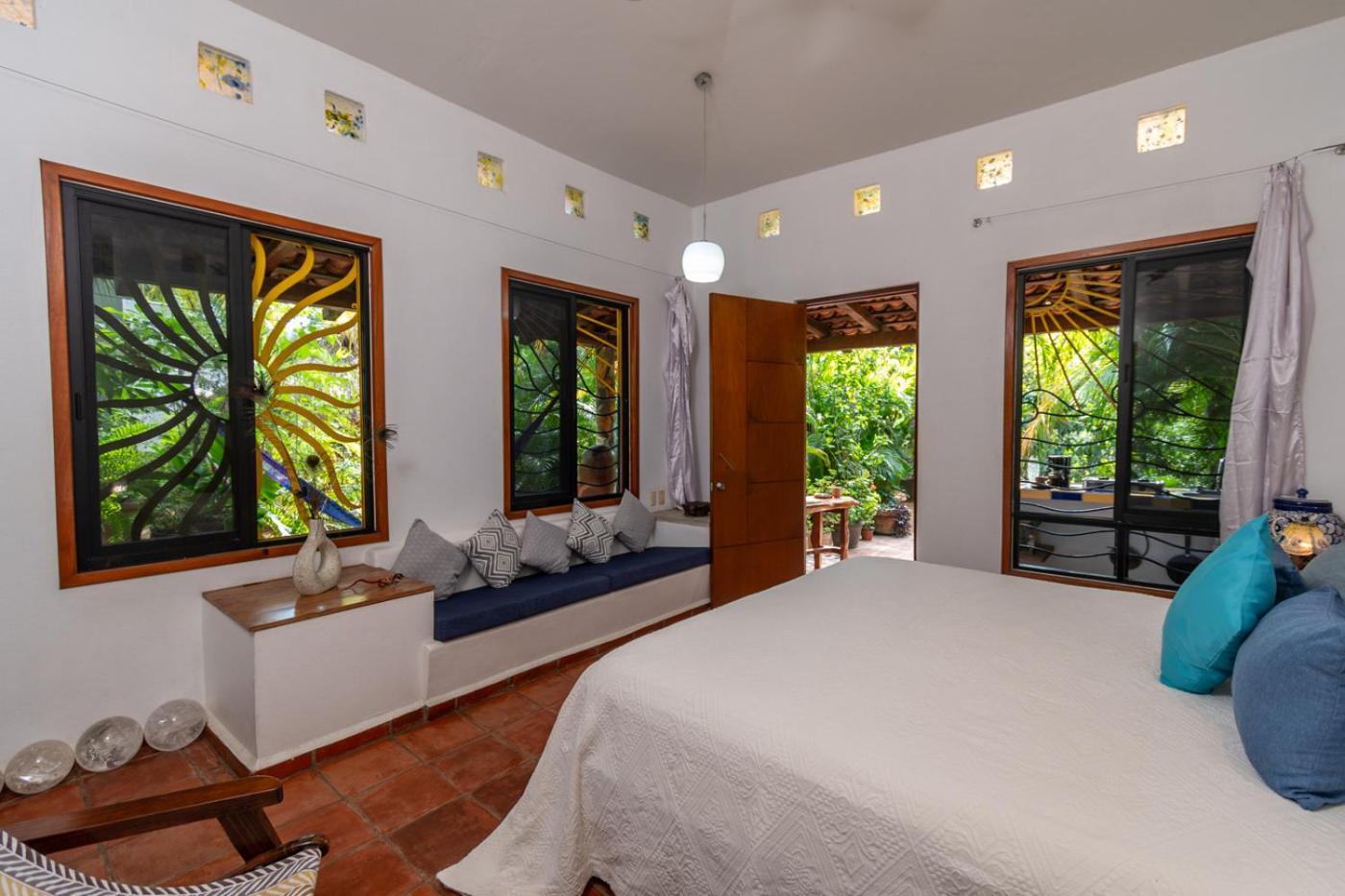 Hotel Mozart Y Macondo 3*