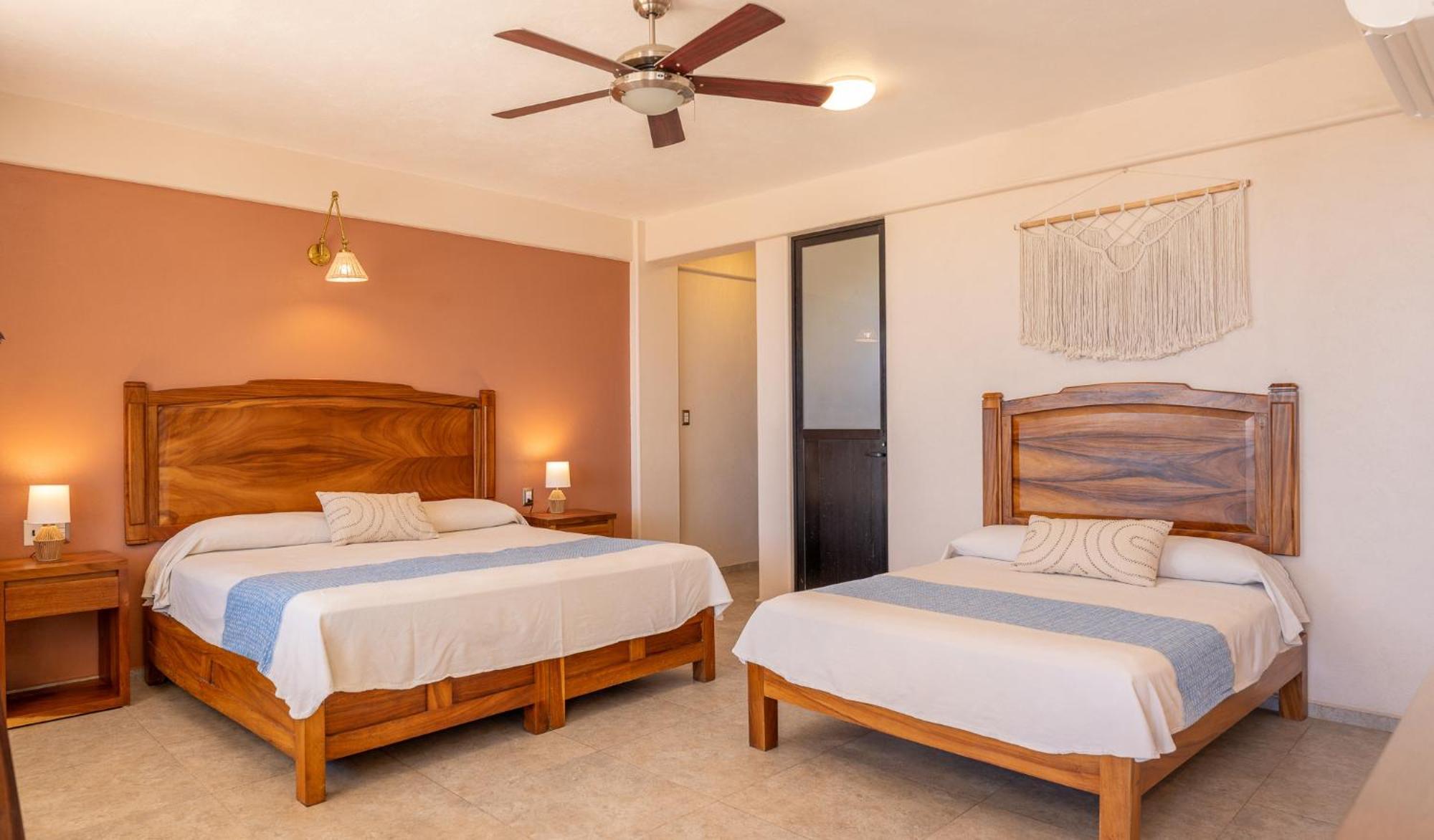 El Mirador 3*