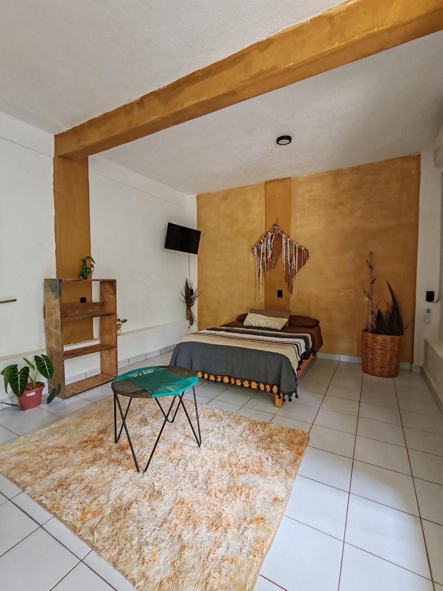 Shanti Shanti Hotel