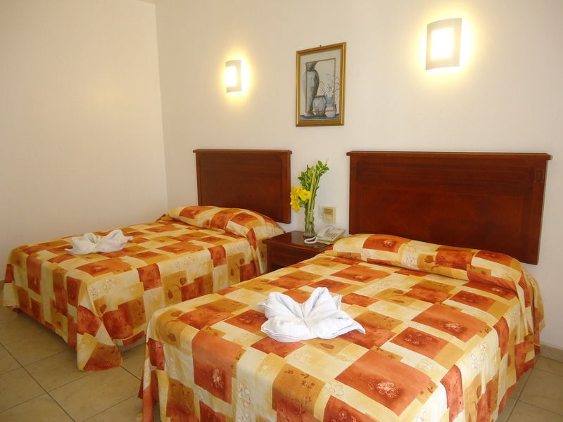 Hotel Caracol Plaza 3*