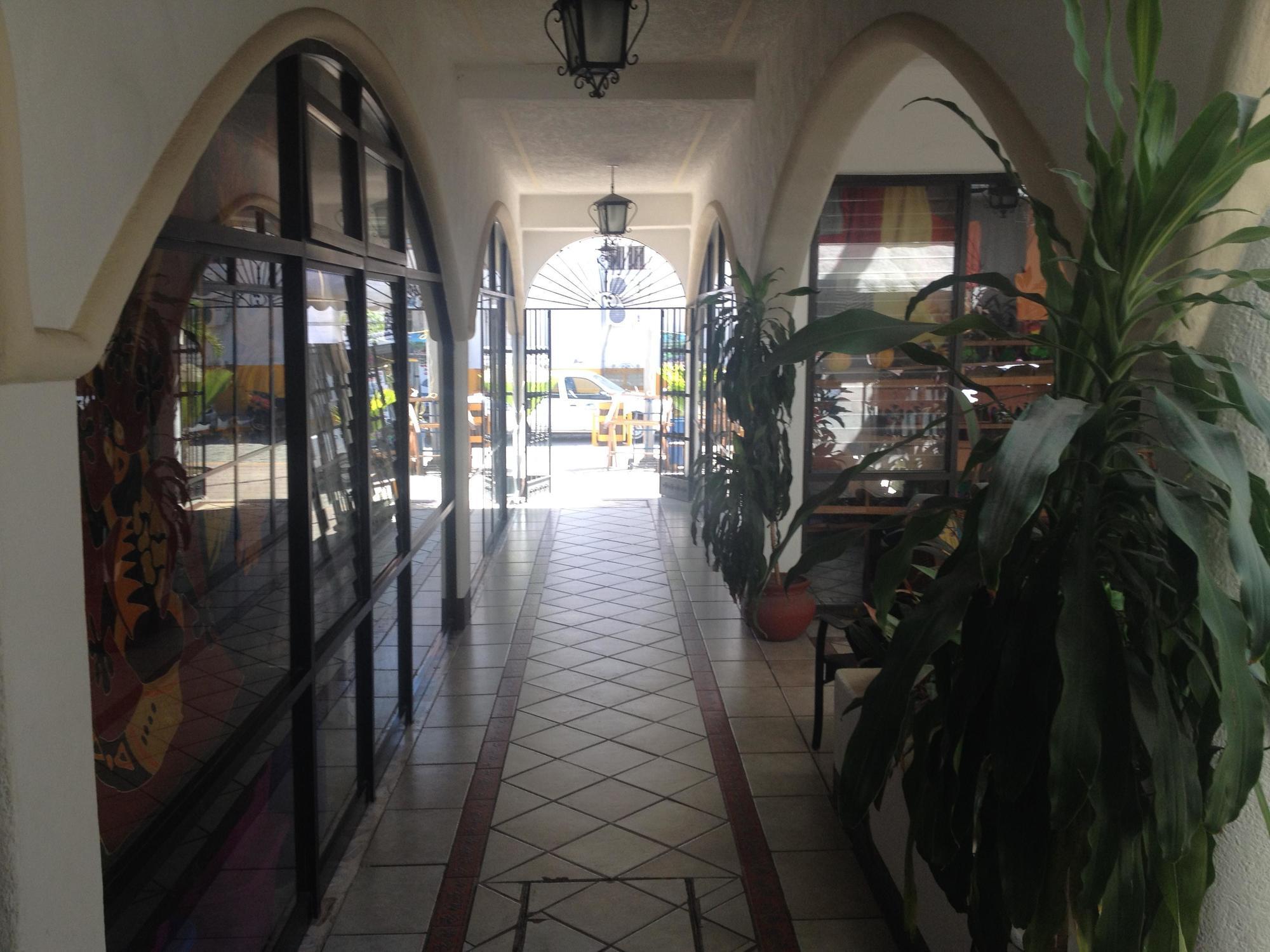 Casa Vieja Hotel 2*