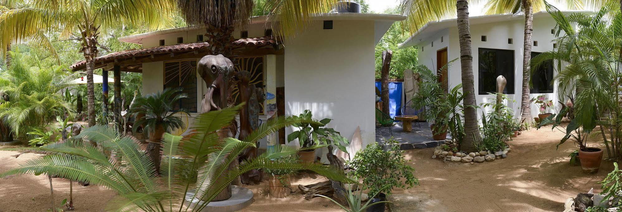 Mozart Y Macondo Hotel Puerto Escondido (Oaxaca)