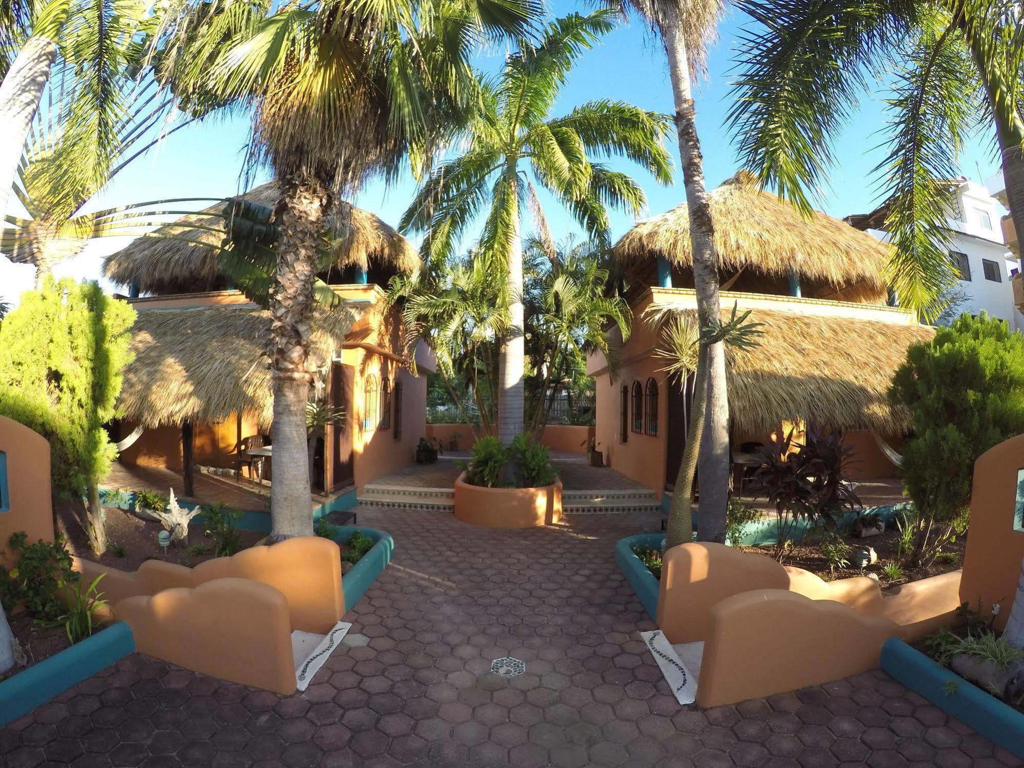 Hotel Suites Brisas Carrizalillo 3*