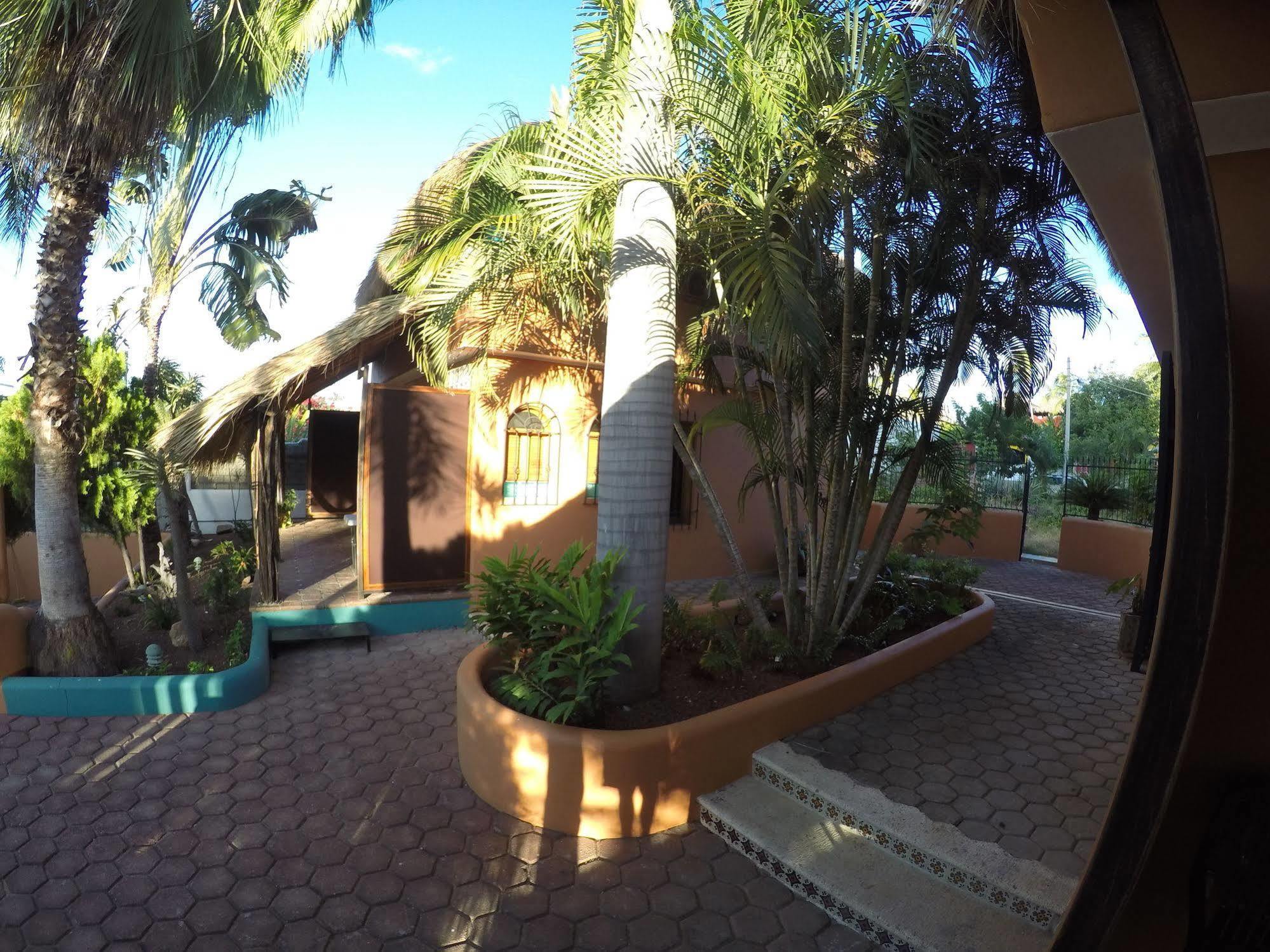 Hotel Suites Brisas Carrizalillo 3*