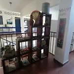 Hotel & Hostal Mayflower